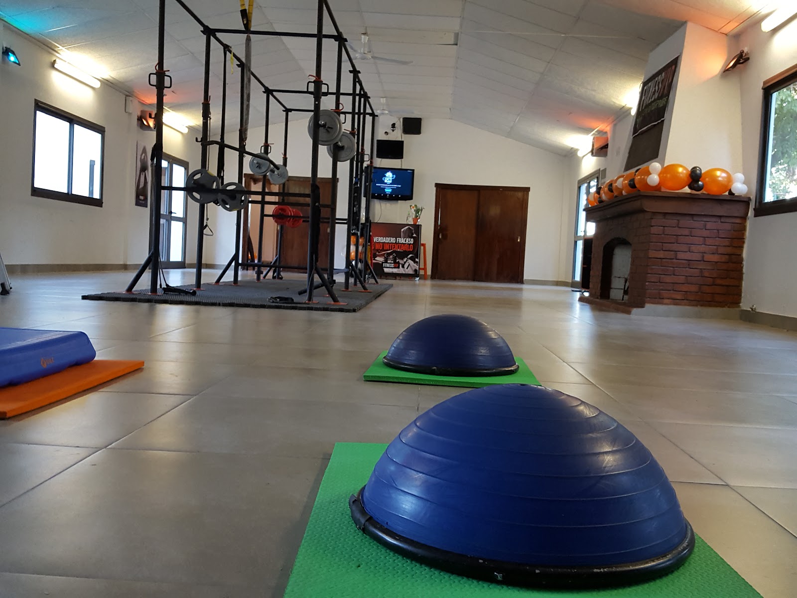 Interior del gimnasio Funcional Concept en Vicente López